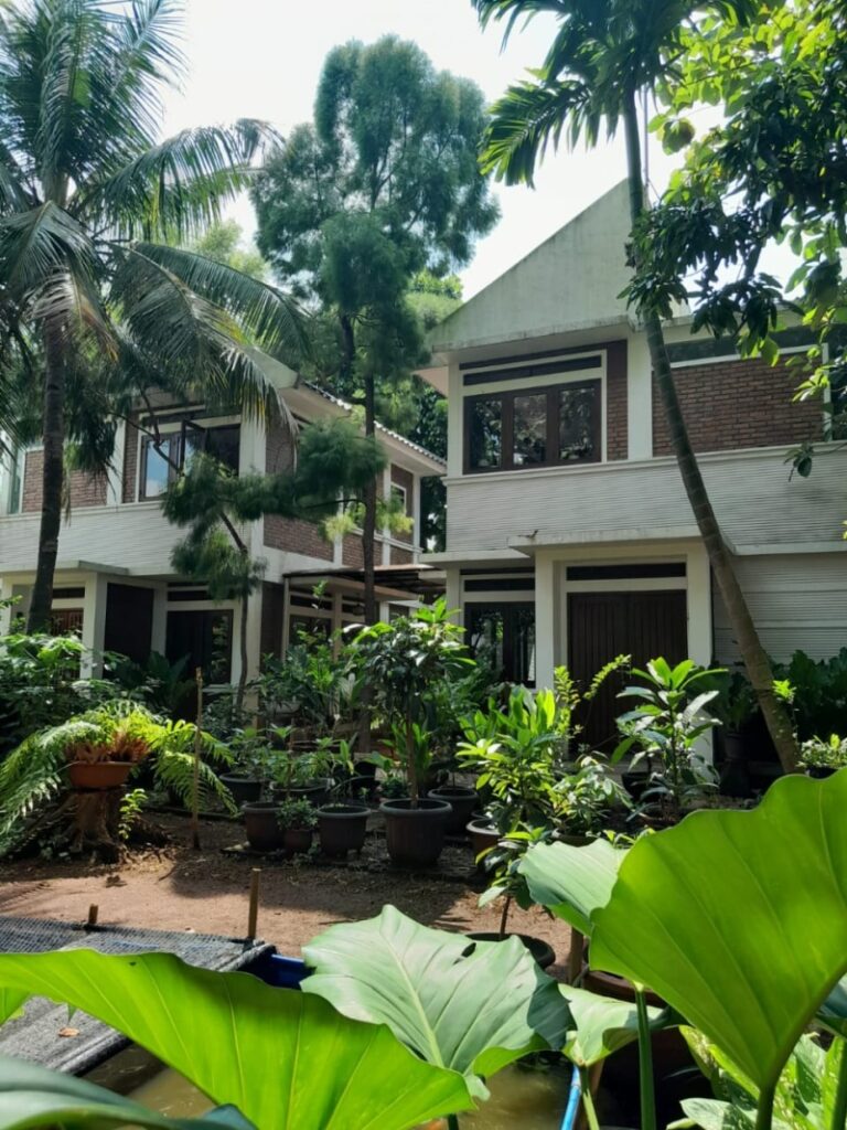 Dijual Tanah dan Bangunan Jl Jambore Cibubur Pondok Rangon